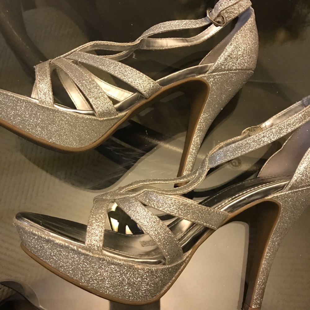 Heels - Picture 2 of 2